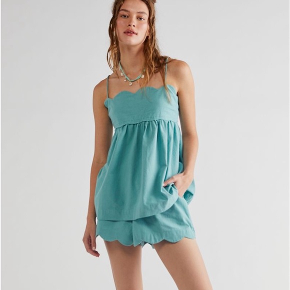 Sweet Scallop Top Green / Blue Calm Waters Spaghetti Straps Size Small NWT - Picture 2 of 14